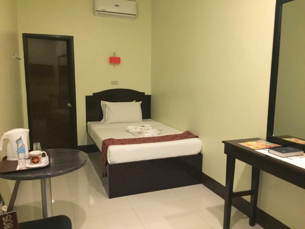 Hollywood Suites General Santos City Exterior foto